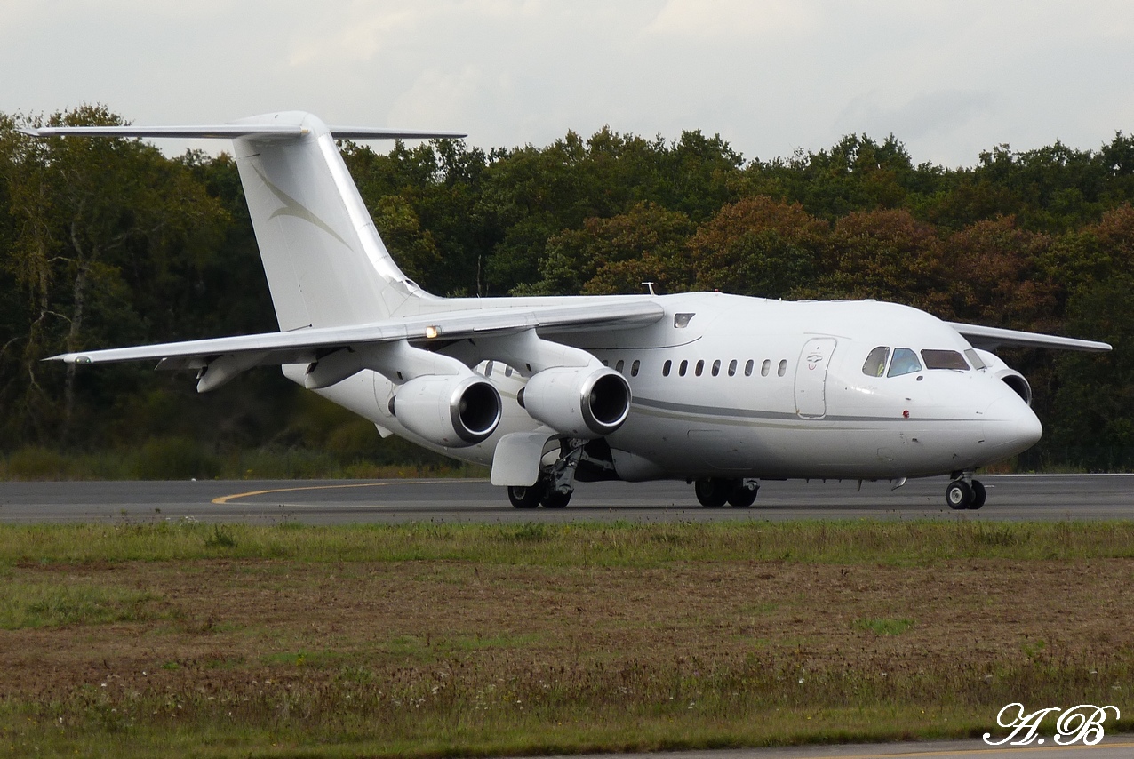 [03/11/2011] British Aerospace BAe 146-200 (G-RAJJ) Cello Aviation 1111030506131373939000002