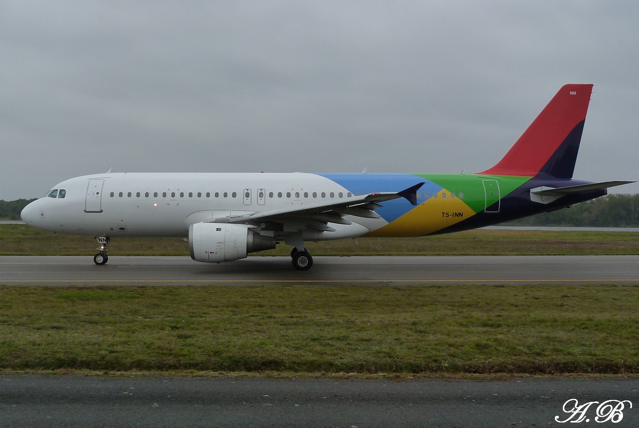 [06/11/2011] Airbus A320 (TS-INN) Eritrean Airlines  1111080759581373939023324