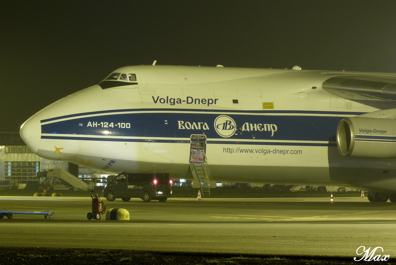 antonov - [23/11/2011] Antonov An124 (RA-82078) Volga Dnepr - Page 2 1111231118471373939090159