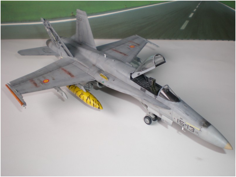 EF-18A Hornet (Espagne) - Academy - 1/72. 111124113034585299091177