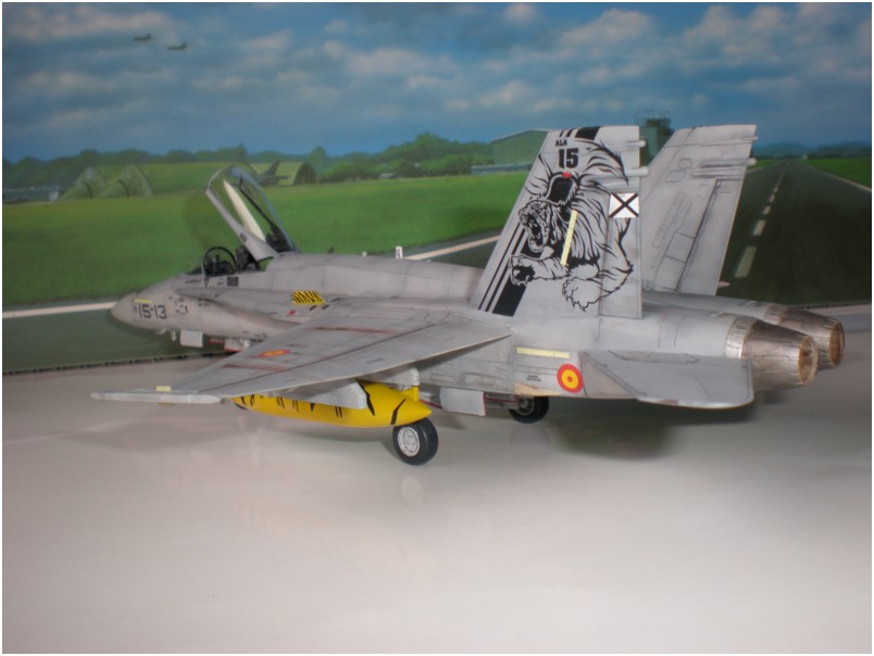 EF-18A Hornet (Espagne) - Academy - 1/72. 111124113037585299091179